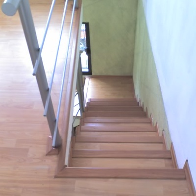 instalacion de piso laminado en escales
