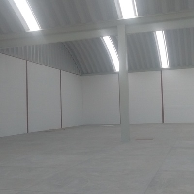 Glasliner en bodega y laboratorios