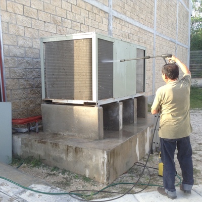 Mantenimiento a Equipo de Aire Acondicionado de 15 Ton. Tipo Dividido para Nave Industrial