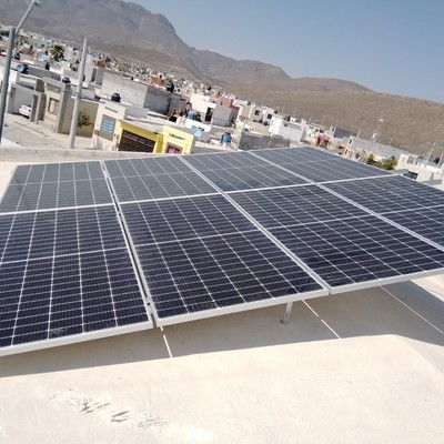Instalación de 8 paneles  para un Negocio de Abarrotes.