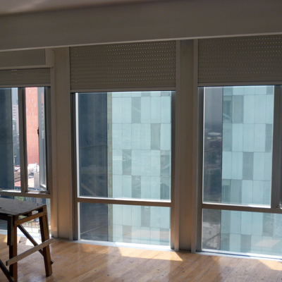 Persiana Europea Rolada Motorizada incluida en Sistema Inteligente 