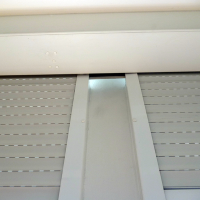 Persiana Europea Rolada Motorizada incluida en Sistema Inteligente 