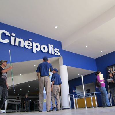 cinépolis sahuayo > Plaza  La Feria