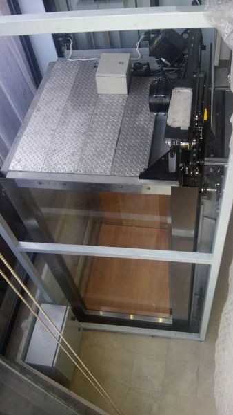 ¿Cuál es el costo de un elevador residencial de 2.40m de altura?