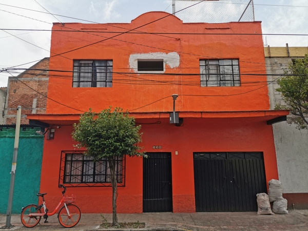 ¿Necesito licencia para cambiar el aplanado de mi fachada?